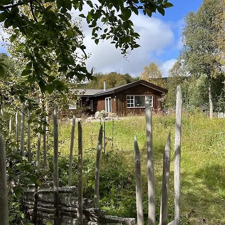 בית נופש Charming And Cozy In גיילו